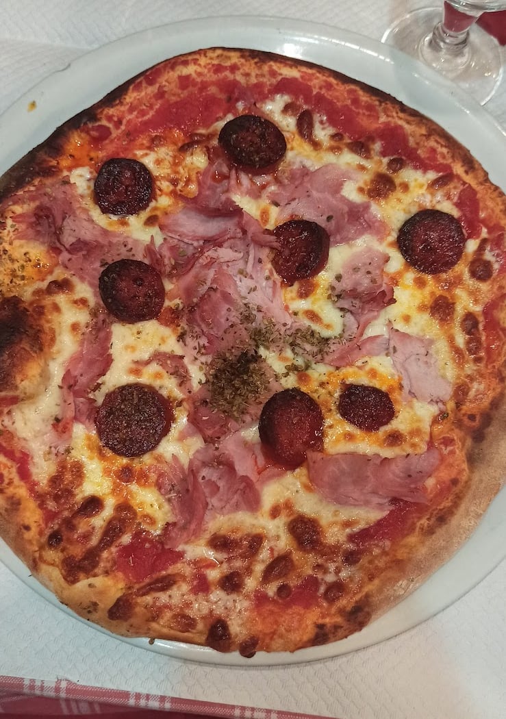 Maison De La Pizza 2